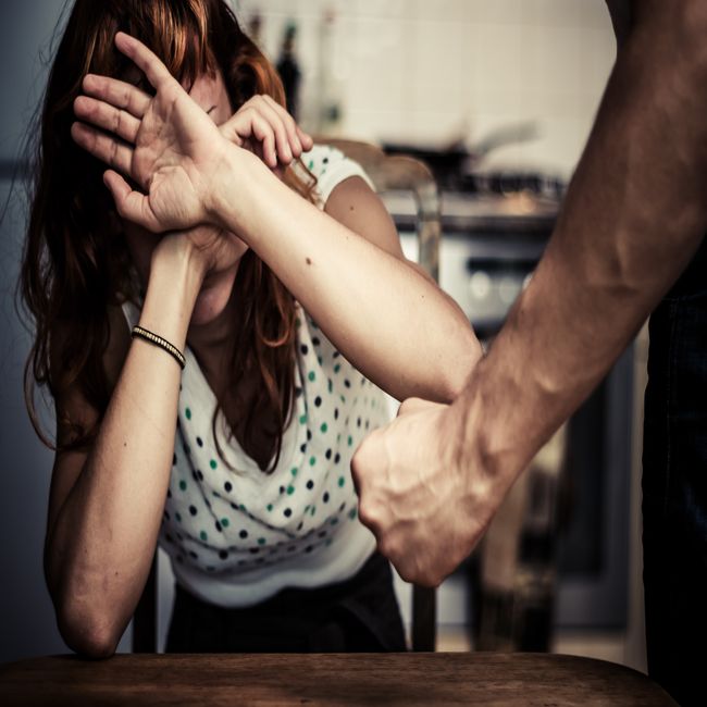Minder meldingen kindermishandeling en huiselijk geweld